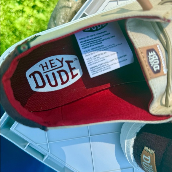 Hey Dude Tan White Maroon Wendy Chambray Boho Casual Moccasin Shoes New w/ Tags - Picture 14 of 14